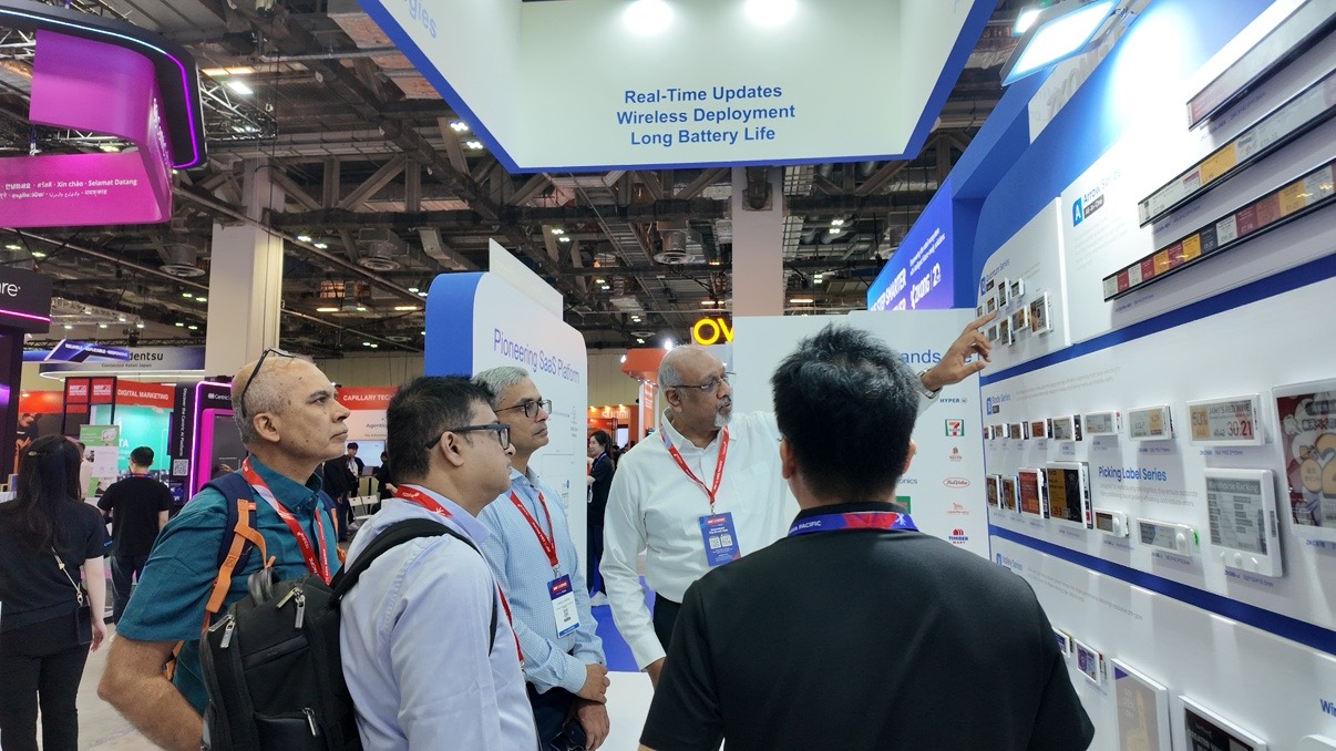 SmartControl COMPUTEX booth 2